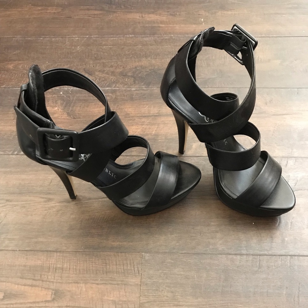 Rock & Republic Pumps